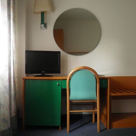 Hotel Ramoverde Borgomanero Extérieur photo